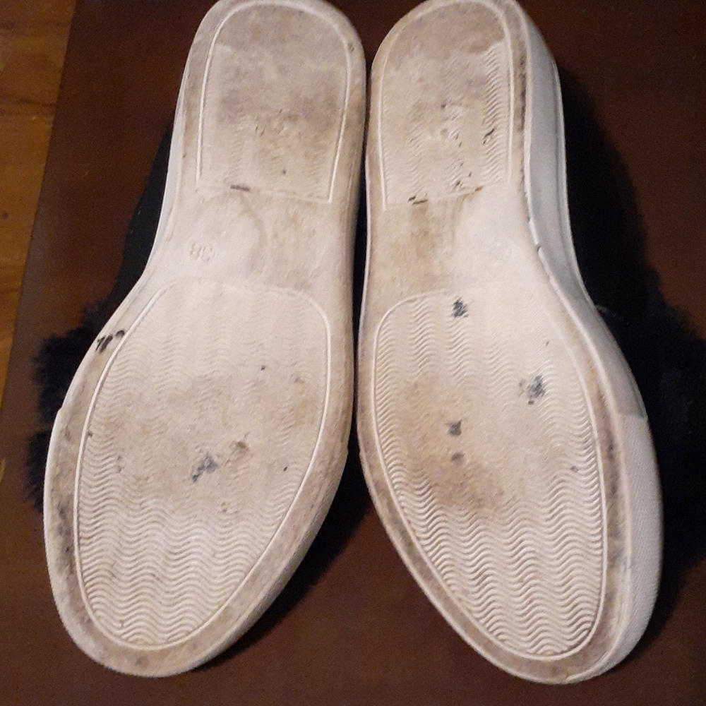 Shoes. - Picture 4 of 6